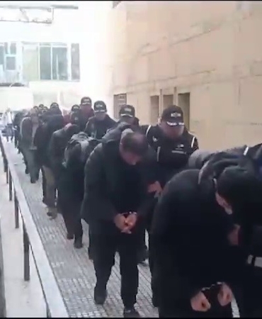 “Kredi çekeceğiz” vaadiyle 20 milyon dolandırdılar... 14 kişi tutuklandı