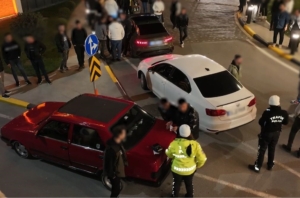 Küçükçekmece’de modifiye denetimi: 40 araç trafikten men edildi