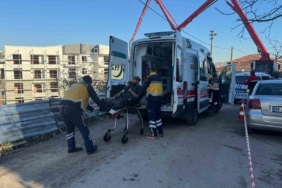 Lastik bomba gibi patladı: 2 yaralı