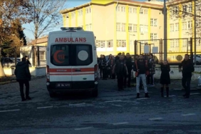 Lise öğrencisine okul çıkışı bıçaklı saldırı