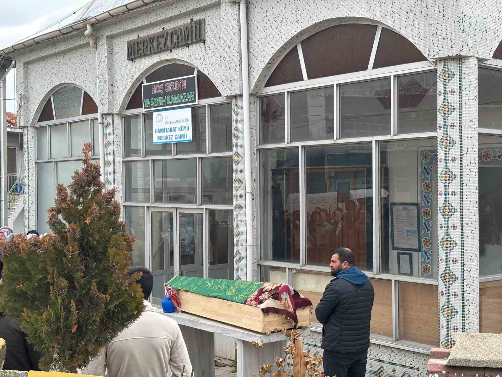 Lüleburgaz’da eski eşi tarafından öldürülen kadının cenazesi toprağa verildi