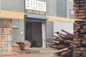 Makineden fırlayan ahşap parçası bacağına saplanan işçi hayatını kaybetti