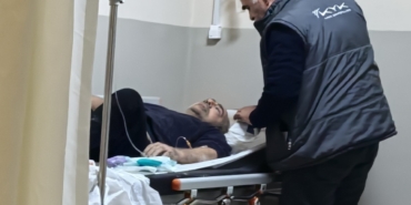 Minibüsün çarptığı adam yaralandı