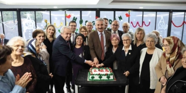 Nilüfer’de huzurevi sakinlerinden yeni yıla keyifli karşılama