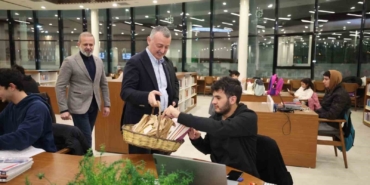 Öğrenciler yeni yıla kütüphanede girdi