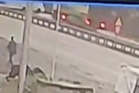 Öğrencilerin yaralandığı tır kazası kamerada