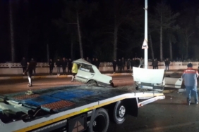 Ortadan ikiye bölünen Fiat Tofaş 1 kişiye mezar oldu