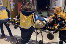 Otomobilin çarptığı motosikletin sürücüsü ağır yaralandı