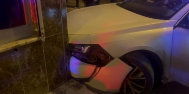 (Özel) Polisi peşine taktı, kaza yapınca yaya olarak kaçtı