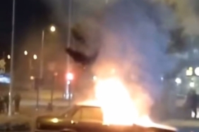 Park halindeki otomobil alev topuna döndü