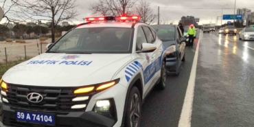Polis aracına çarpan alkollü sürücü: "Ben çarpmadım"