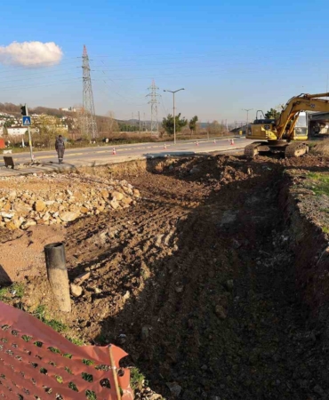 Sakarya’da 1 milyar TL’lik metrobüs hattı için ilk kazma vuruldu