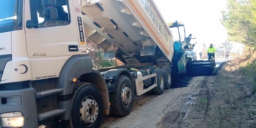 Sakarya’da şehrin en uzak noktasına asfalt atağı