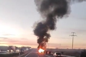 Seyir halindeki otomobil alevlere teslim oldu