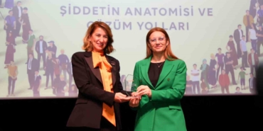 Şiddetin hukuki, psikolojik ve dini boyutunu uzmanından öğrendiler