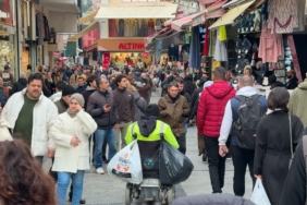 Sultanbeyli’de engelli seyyar satıcı emekli olma hayali ile yaşıyor