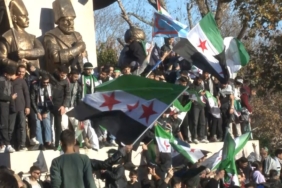 Suriye’de Esed rejiminin son bulmasının ardından Suriyeliler Saraçhane’ye yürüdü