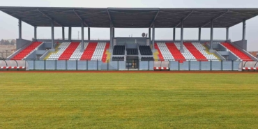 Tadilatı tamamlanan Bozüyük İlçe Stadı kapılarını açtı