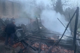 Tarım malzemeleri çıkan yangında kül oldu