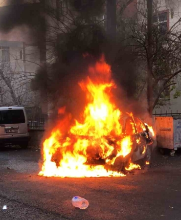 Tekirdağ’da LPG’li otomobil alev topuna döndü: Otomobilde patlama anları kamerada