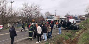 Tekirdağ’da virajda kayan araç takla attı: 2 yaralı