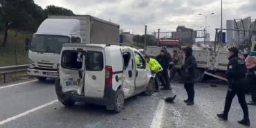 TEM otoyolu Haramidere bağlantısında 6 araçlı zincirleme kaza: 8 yaralı