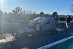 TEM’de çarpışan otomobillerin sürücüleri yarandı