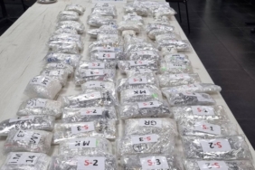 Tırda yatak altına gizlenen 21 kilo kaçak gümüş takı ele geçirildi