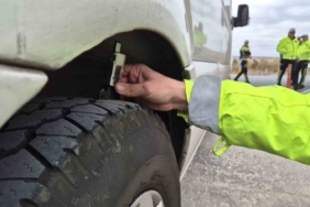 Trafik ekiplerinden sıkı denetim: Kış lastiği olmayan yandı