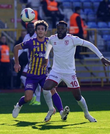 Trendyol Süper Lig: Eyüpspor: 0 - Samsunspor: 0 (İlk yarı)
