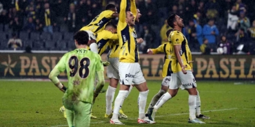 Trendyol Süper Lig: Fenerbahçe: 1 - Başakşehir: 0 (İlk yarı)