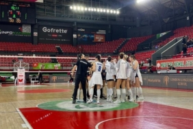 TVF Kadınlar 1. Ligi: Bozüyük Belediyesi Eğitim Spor Kulübü: 1 - Karşıyaka : 3