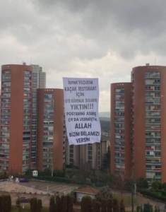 Ümraniye Belediyesi’nden site duvarının yıkımına ilişkin açıklama: “Mahkeme kararı uygulandı”