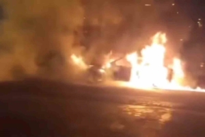 Üsküdar’da otomobil alev alev yandı