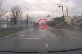 Yağışlı havada tırın dorsesi kaydı