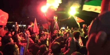 Yalova’da Suriyeliler Esed rejiminin devrilmesini kutladı