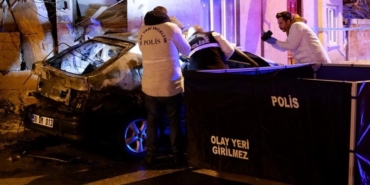 Yanan otomobilde hayatlarını kaybeden gençlerin kimlikleri belli oldu