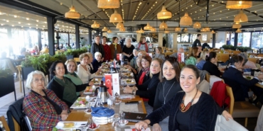 Yardımseverler, aynı masada buluştu