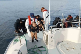 Yunan unsurları can salı ile açık denizde ölüme terk etti, Türk Sahil Güvenliği kurtardı