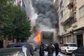 Zeytinburnu’nda kamyonet alev topuna döndü: O anlar kamerada
