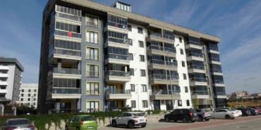 5. kattan düşerek ölen restoratörün tutuklanan profesör eşinin yargılanmasına başlandı