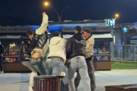 5 kişinin bir gence tekmeli yumruklu saldırısı kamerada