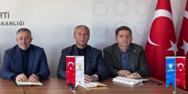 AK Parti İl Başkanı Yıldırım, muhtarlarla bir araya geldi