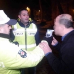 Alkollü sürücü polise zor anlar yaşattı