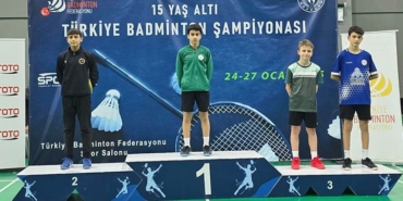 Aras İkra Yalçın’dan Badminton’da çifte şampiyonluk