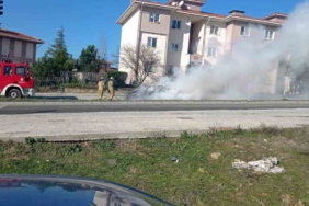 Arnavutköy’de seyir halindeki Fiat Tofaş otomobil alev topuna döndü