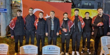 Askere gidecek 21 genç için muhtar program düzenledi