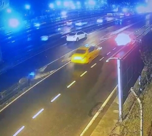 Avcılar E-5’te polis memurunun hayatını kaybettiği kazanın görüntüleri ortaya çıktı