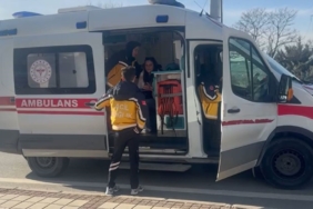 Avcılar’da yol vermeme kavgası kadın sürücü kolundan bıçakladı