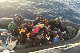 Ayvacık açıklarında 40 kaçak göçmen yakalandı